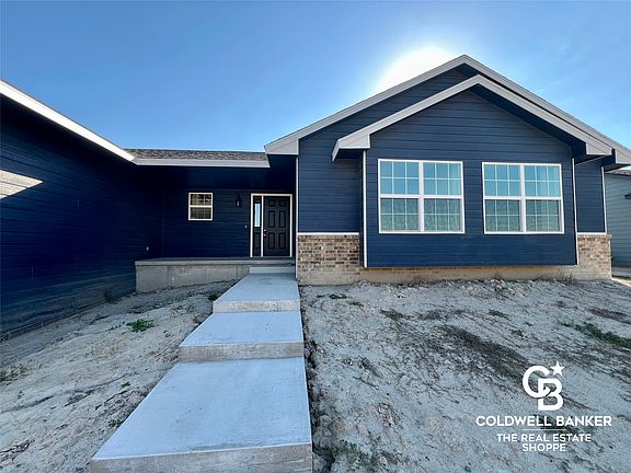 2nd image of 2150 Idlewild Way