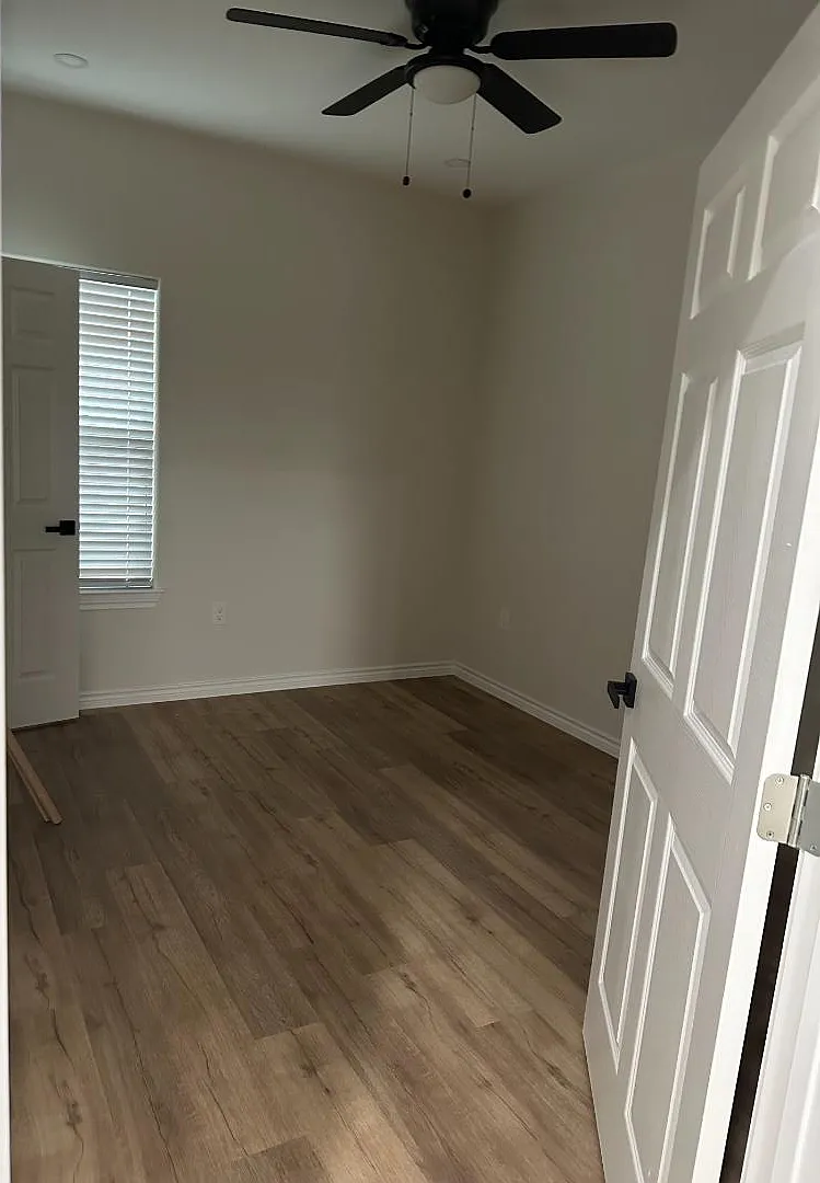 210 Pierce St - C-2 — Photo 3