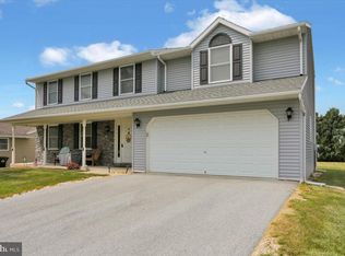 16 Meadow Dr #L-0451, Newmanstown, PA 17073