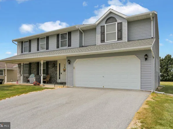16 Meadow Dr, Newmanstown, PA 17073