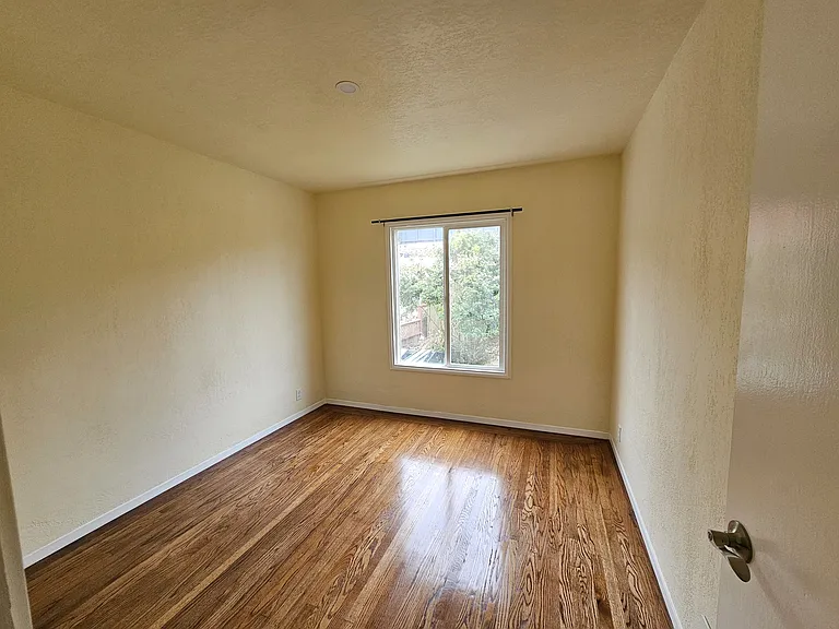 320 Skyline Dr — Photo 7