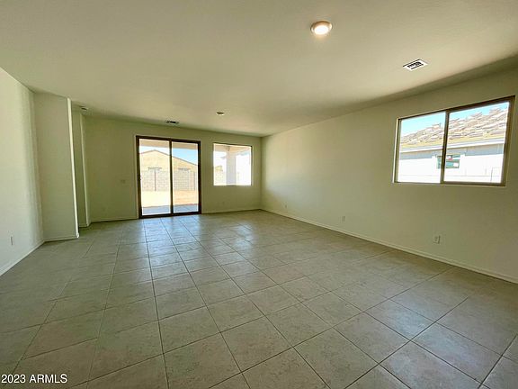5th image of 35776 W SANTA CLARA Avenue