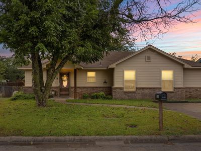 1004 Valley View St, Granbury, TX, 76048