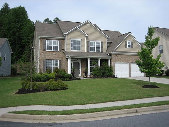 Corner lot on cul-de-sac