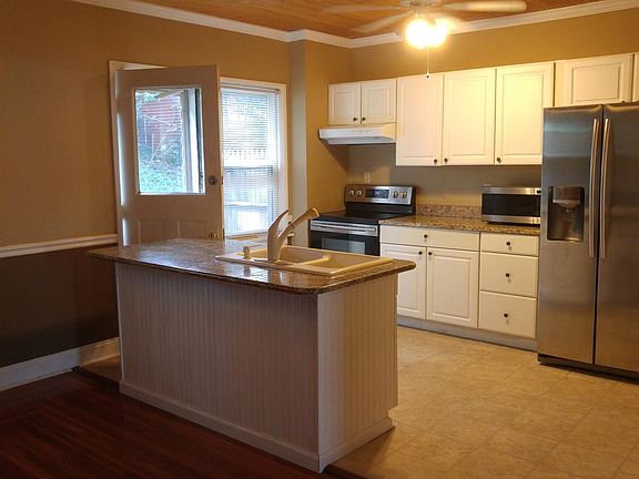 Stainless Appliances, Granite Bar