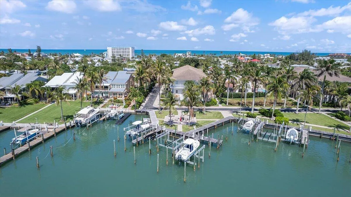 Coconut Cove Marina — Photo 1