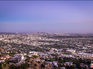 8300 Grand View Dr, Los Angeles, CA 90046