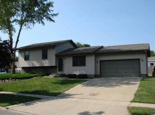 1603 Danish Dr, Cedar Falls, IA 50613
