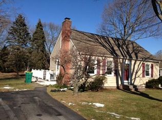 27 Earlmar Dr, North Attleboro, MA 02760