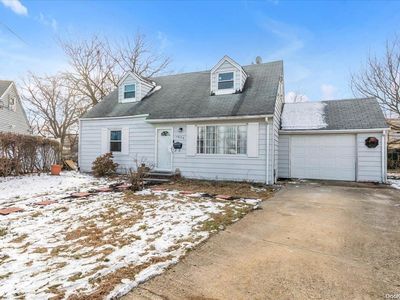1020 Knabbe Court, Uniondale, NY, 11553