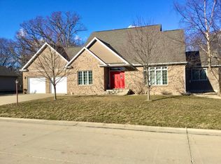 2010 E John Dr, Mahomet, IL 61853