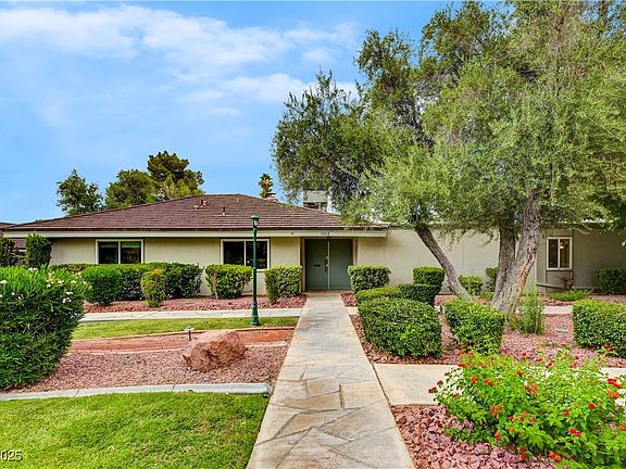 3rd image of 3022 El Camino Ave