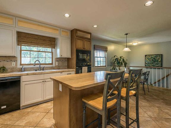 4th image of 905 Tanforan Dr