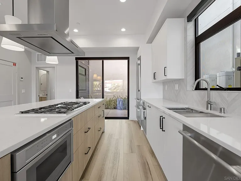 107 Daisy — Photo 27