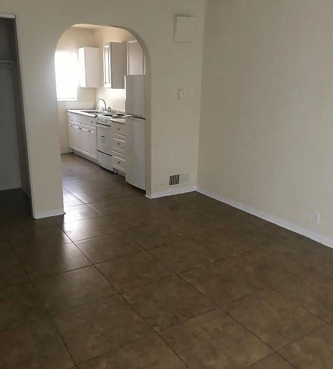 1st image of 1101 16th St N APT 02