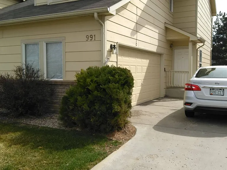 991 Winona Cir — Photo 1