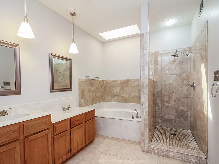 2326 Weatherby Dr — Photo 11