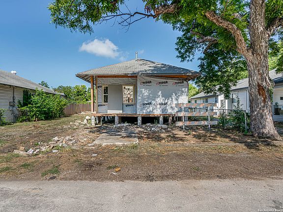 2nd image of 113 AGANIER AVE