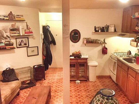 2nd image of 422 E 10th St APT Bf