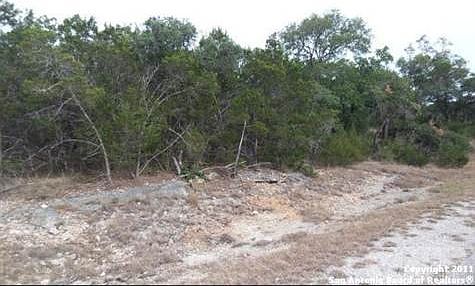 2nd image of 822 Lazy Oaks Dr
