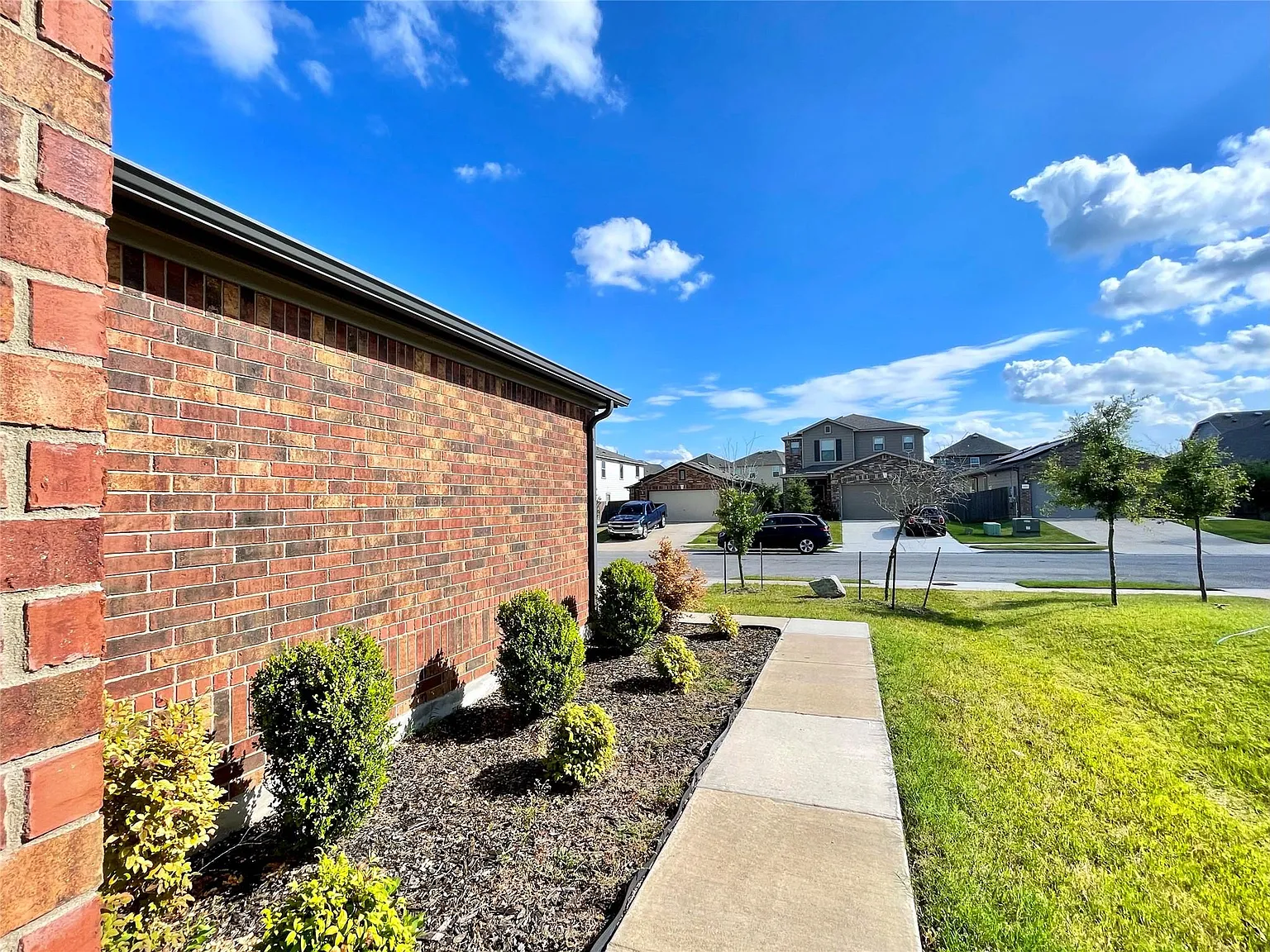3 bed, 2.0 bath, 1352 sqft, $1,750 — Photo 4