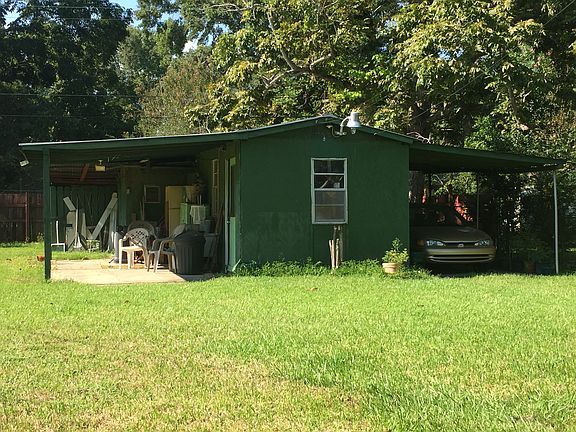 Workshop w/2 carports