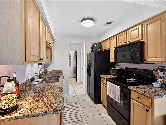 4th image of 12 Brigantine Ct