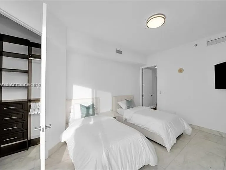 16001 Collins Ave #CU-1406 — Photo 12