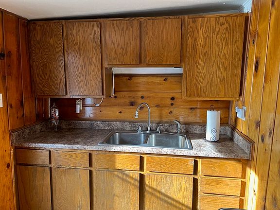 Kitchen - the stove and refrigerator are across.