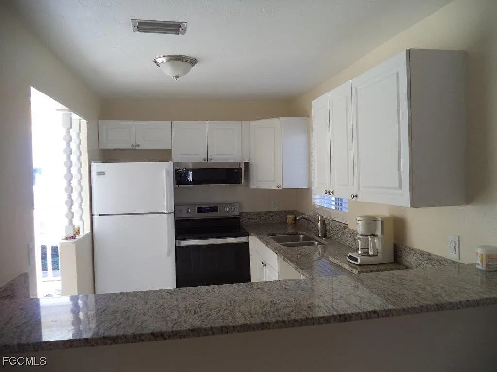 2 bed, 2.0 bath, 844 sqft, $1,650 — Photo 4