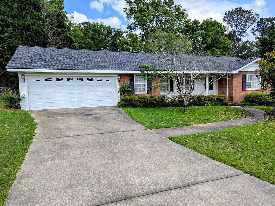 106 Pine Ridge Rd SW