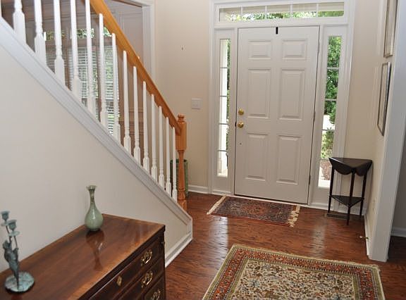 2nd image of 204 Alexandria Way SE