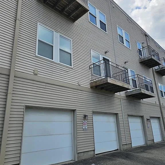 66 Clinton St — Photo 39
