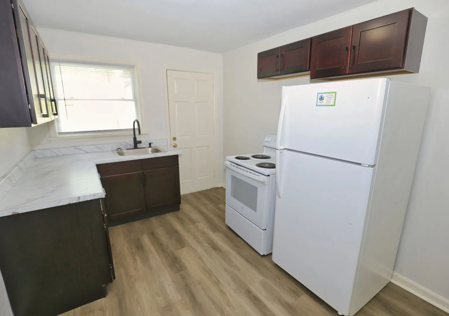 1420 Marguerite Avenue — Photo 2
