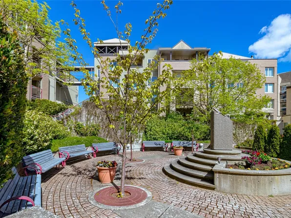 27 Songhees Rd #107, Victoria, BC V9A 7M6