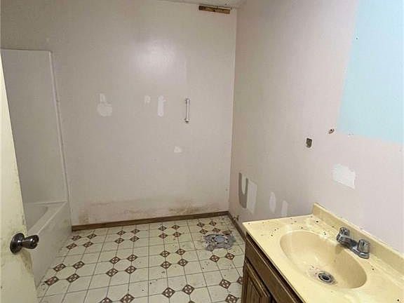4th image of 53A Raymond Price Rd