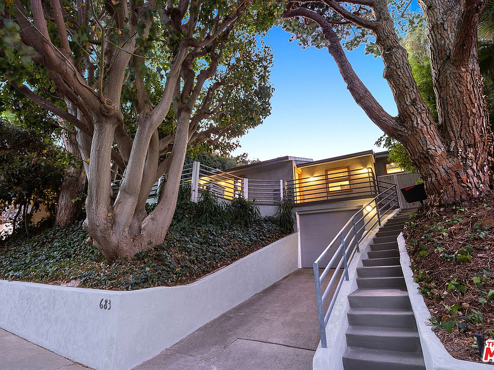 1st image of 683 N Palmera Ave