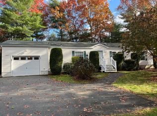2612 Oak Point Dr, Middleboro, MA 02346