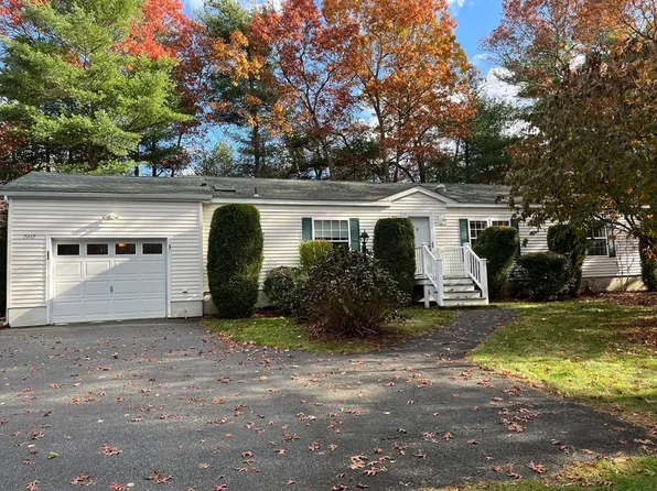 2612 Oak Point Dr, Middleboro, MA 02346
