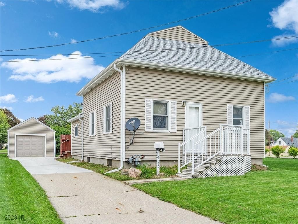 428 S 6th Ave E, Newton, IA 50208 Zillow