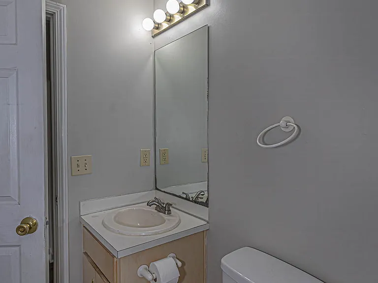 5713 Marlette Ct — Photo 15