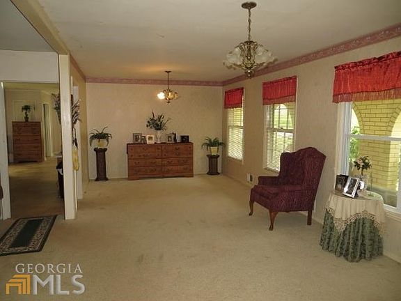 5th image of 1208 Lakeshore Cir