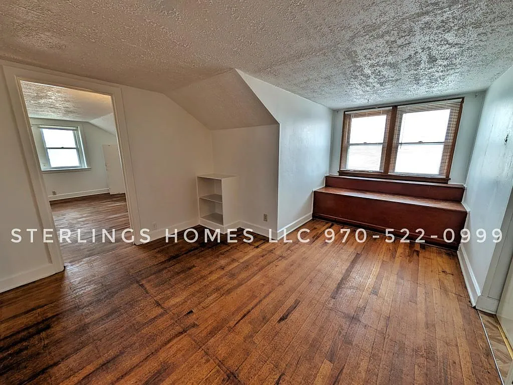 303 S 3rd Ave — Photo 3