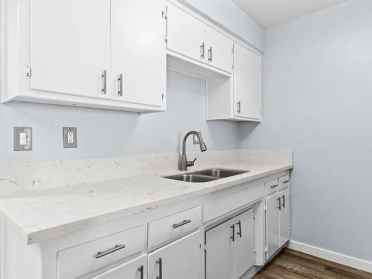 1121 Daisy Avenue — Photo 36