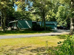 306 Forest Ridge Rd, Waterbury, CT 06708