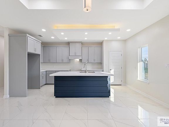 4th image of 4500 River Rock Cir