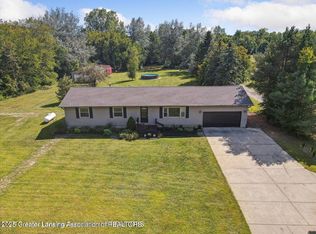 1661 W Cutler Rd, Dewitt, MI 48820