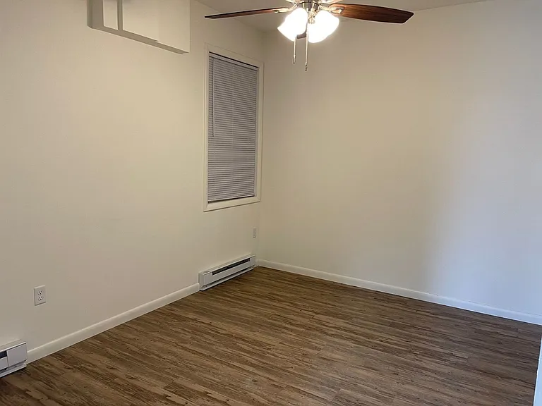 University Park Apartments near Cornell University — Photo 586