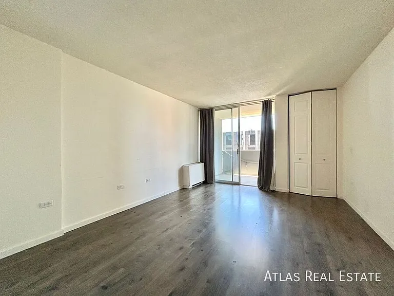 909 N Logan St — Photo 6