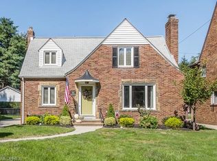 19442 S Sagamore Rd, Fairview Park, OH 44126